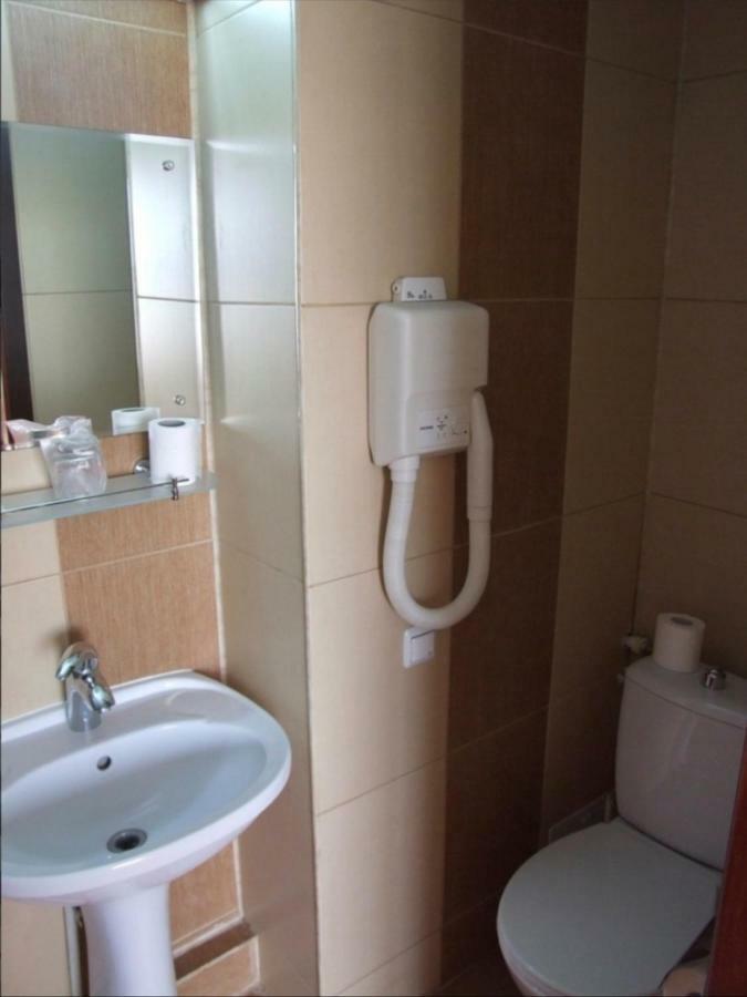 Plaisir Hotel Ploiesti Luaran gambar
