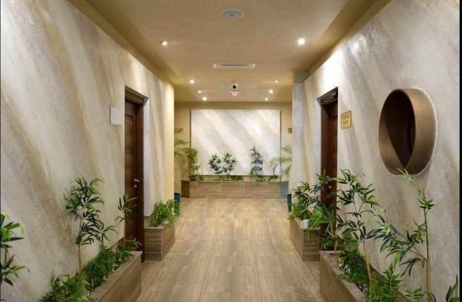 Plaisir Hotel Ploiesti Luaran gambar